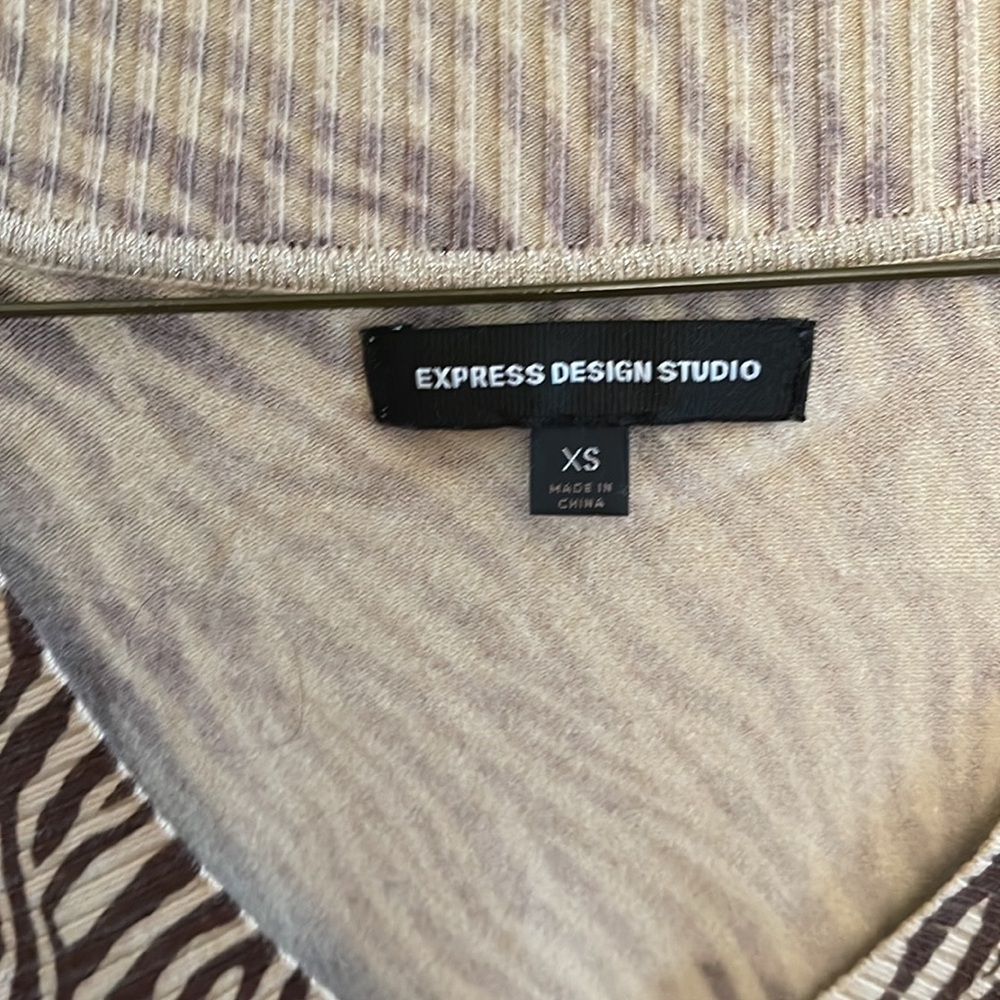 Express Animal Print Sweater Sz XS - Picture 3 of 7